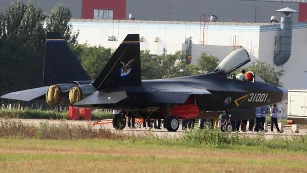 Chinas J-35