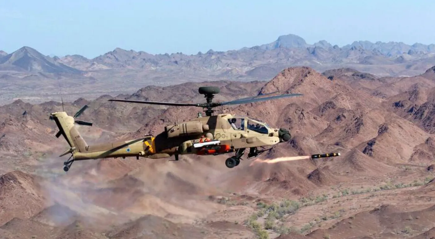 AH-64A-Apache-with-agm-114