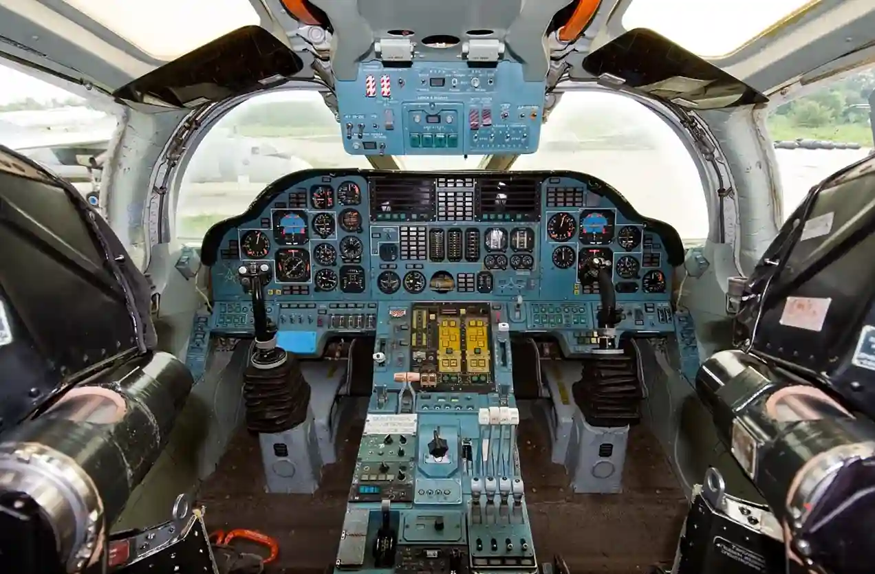 tu-160-cockpit