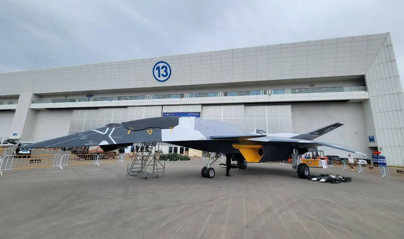 China Unveils Sixth-Gen Fighter Concept