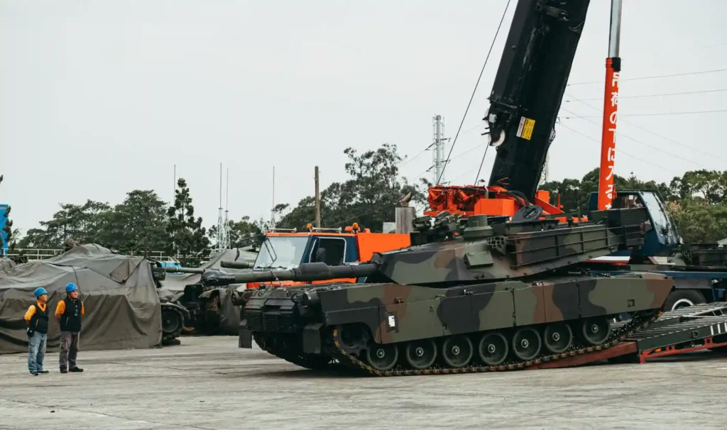 Taiwan Receives First Batch of Abrams Tanks
