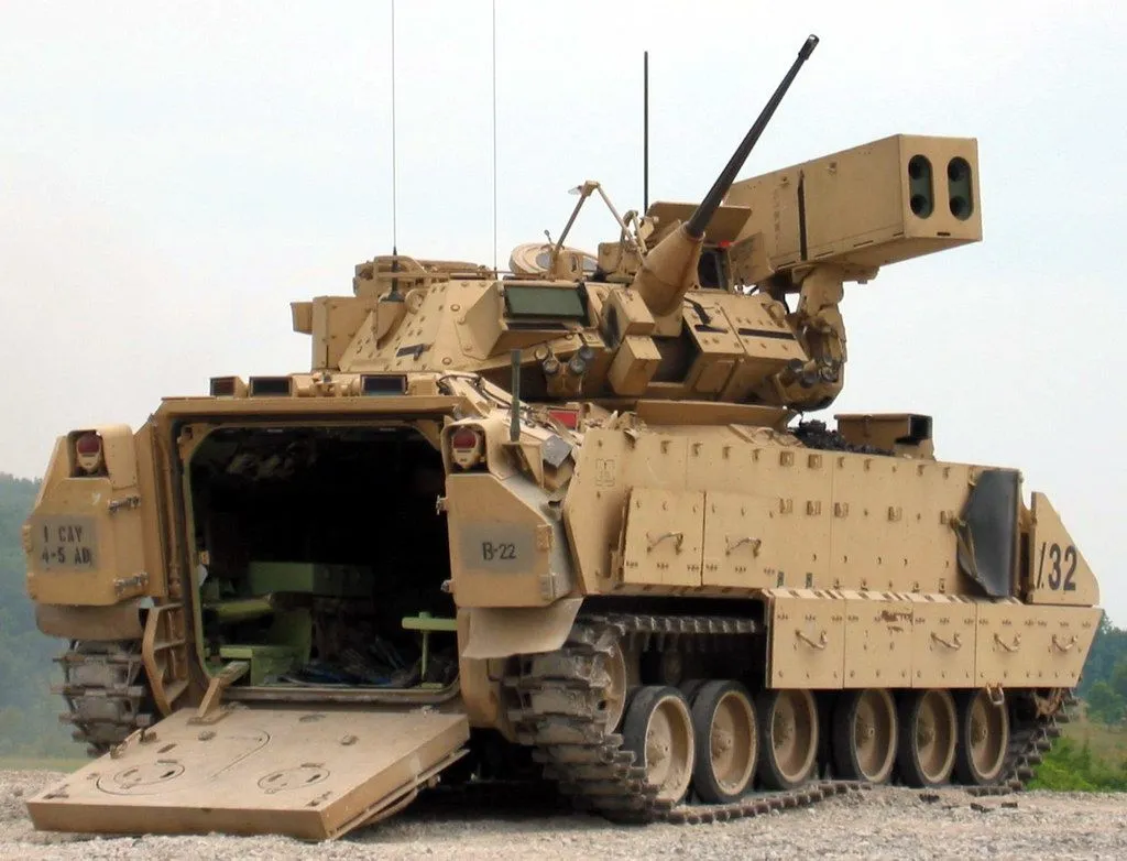 bradley-ifv-armament