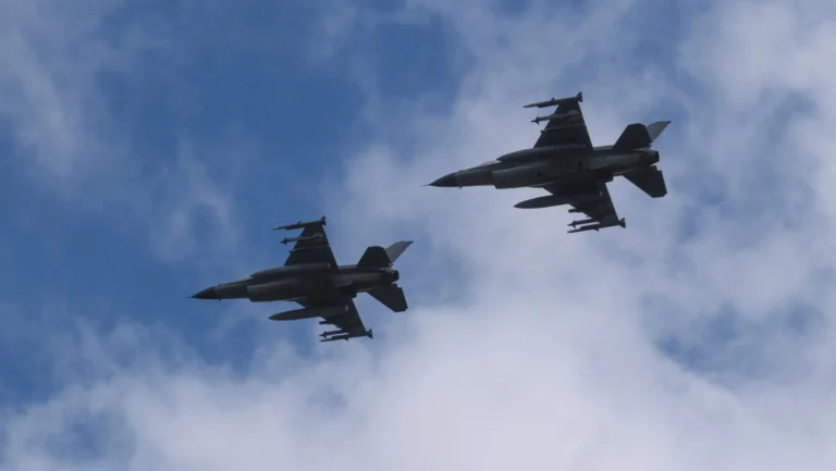 ukrainian f 16 fighter jet Russian Air Defenses Down Ukrainian F-16