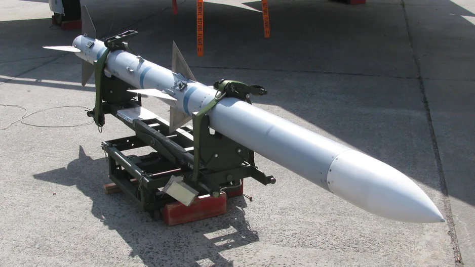 aim-120 amraam missile
