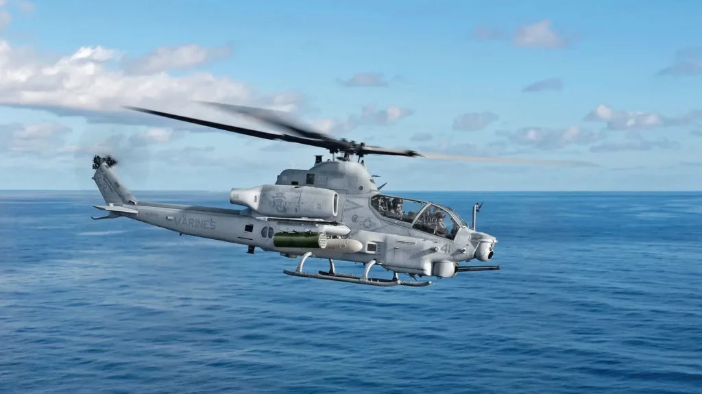 bell ah-1z viper helicopter