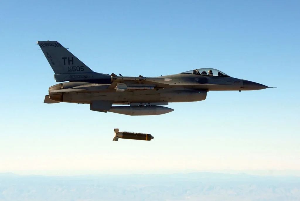 f16 fighter jet