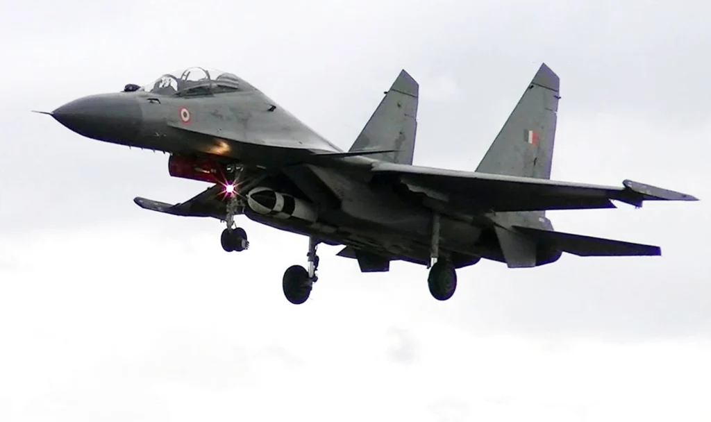Su 30MKI armed BrahMos missile Sukhoi Su-30MKI Armed Brahmos Cruise Missile