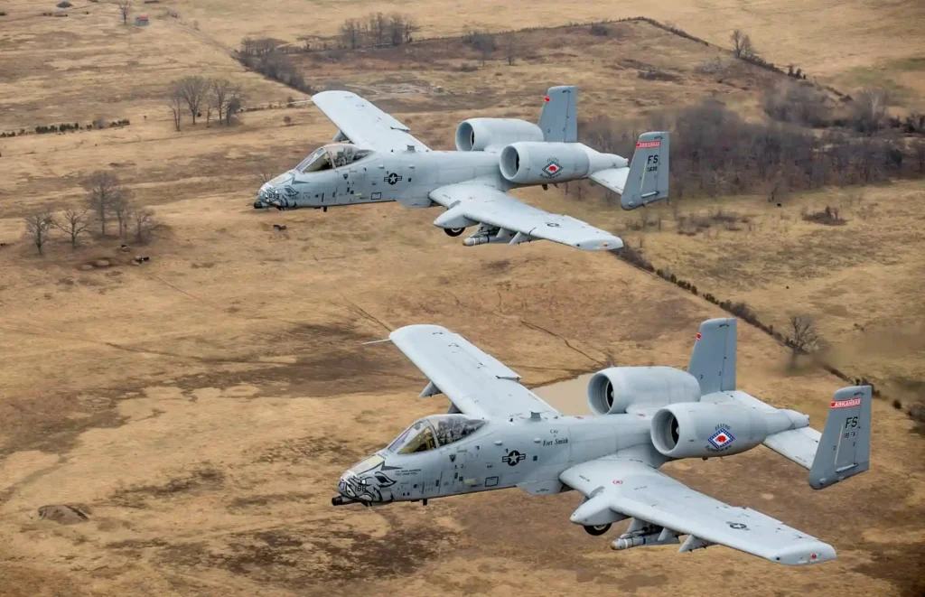 a 10 thunderbolt a-10 thunderbolt ii