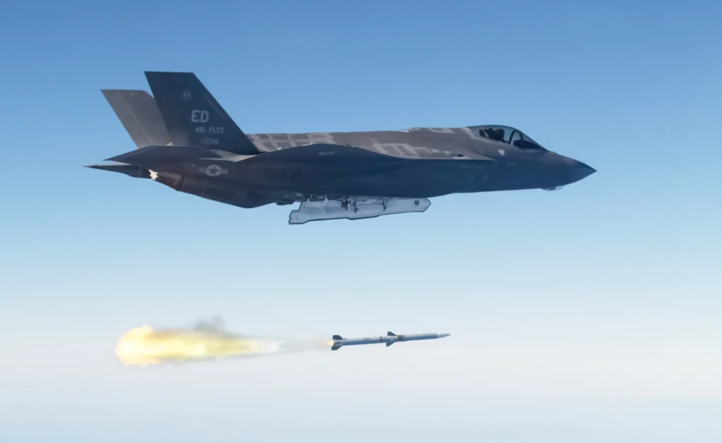 f-35 launches aim 120-amraam