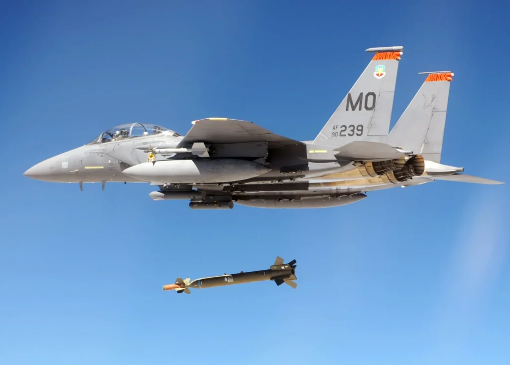 F-15E drop GBU-28/B