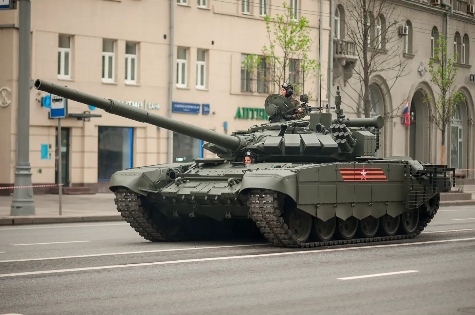 Russian T-72 Tank: The Soviet-Era MBT That Refuses to Retire