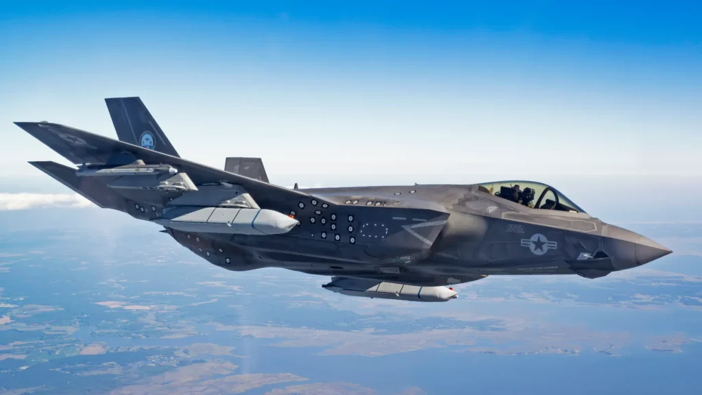 F-35 carrying agm-158 JRASM missile
