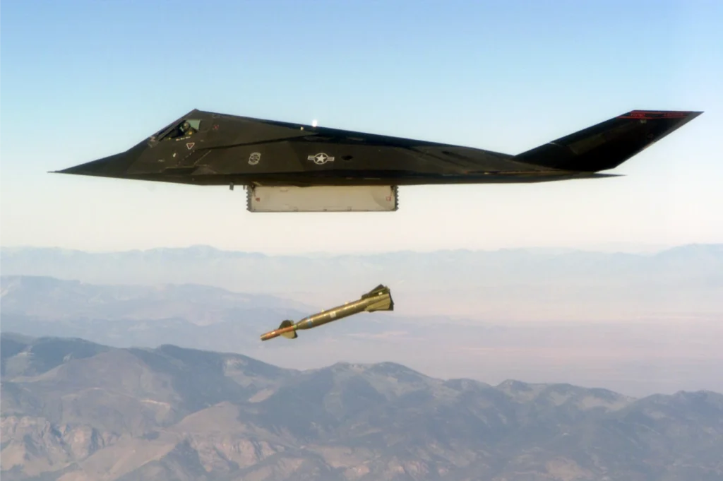 f-117 nighthawk armament