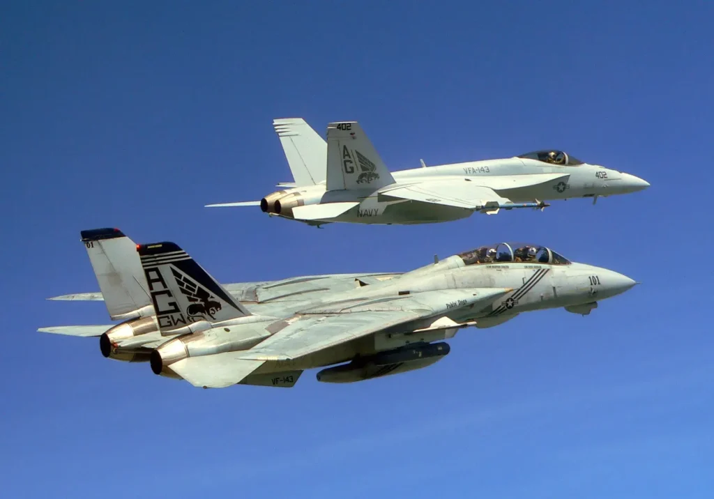 f 14 tomcat and f 18 super hornet f-14 tomcat and f-18 super hornet