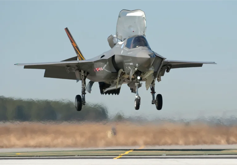f-35b lightning II vertical takeoff