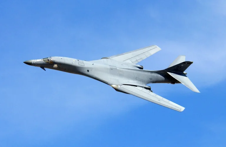b-1b lancer