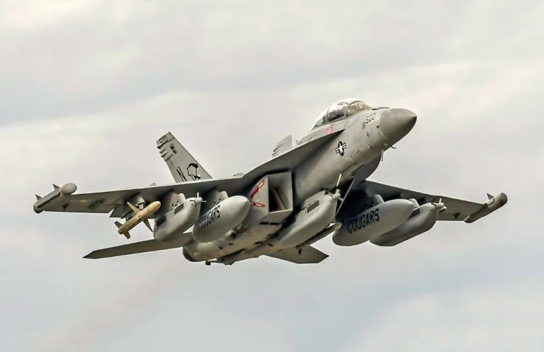 ea-18g growler electronic attack aircraft