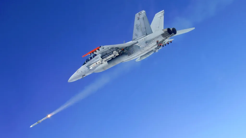 f/a-18 Lauch AIM-120 Missile