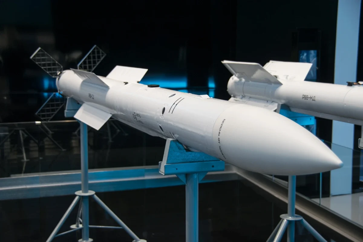 r 77 1 missile Russian R-77-1 missile variants