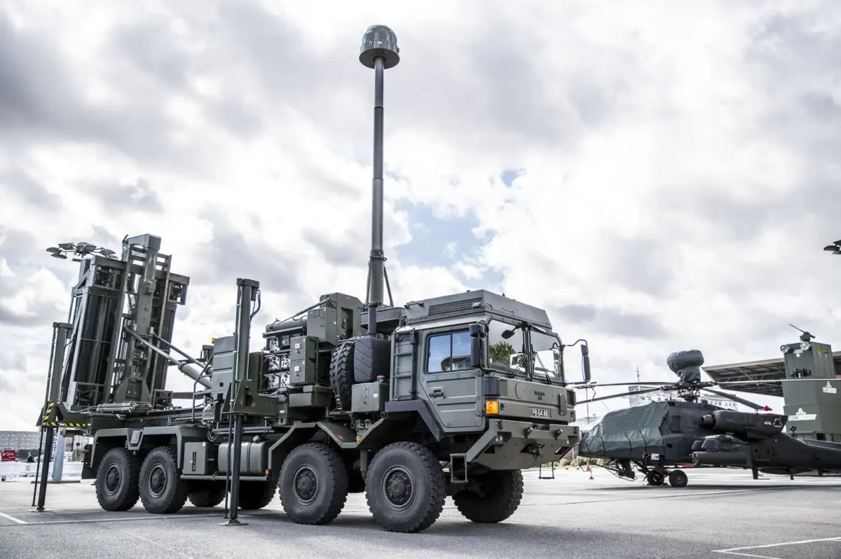 Sky Sabre air defense system of the UK Army with radar and launcher units.