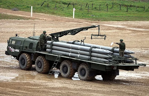 Russian BM 30 Smerch Russian BM-30 Smerch