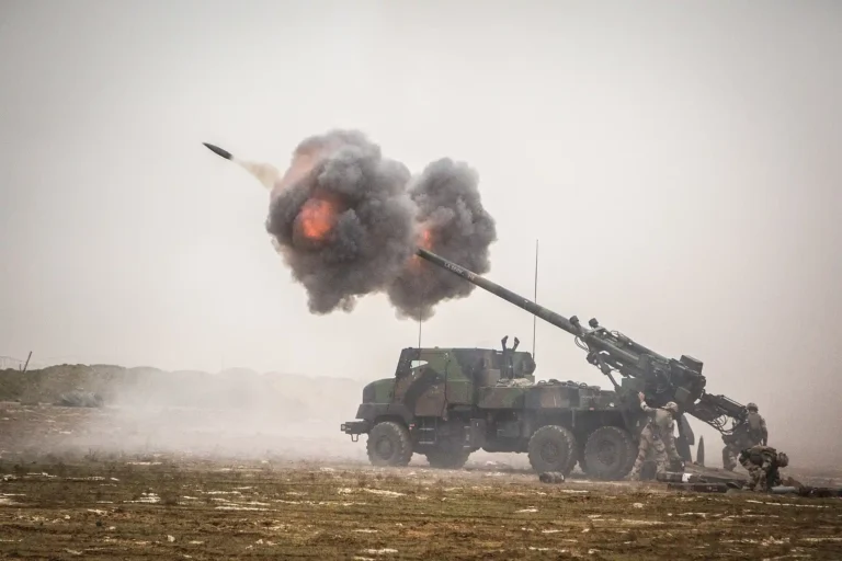 French Caesar howitzer