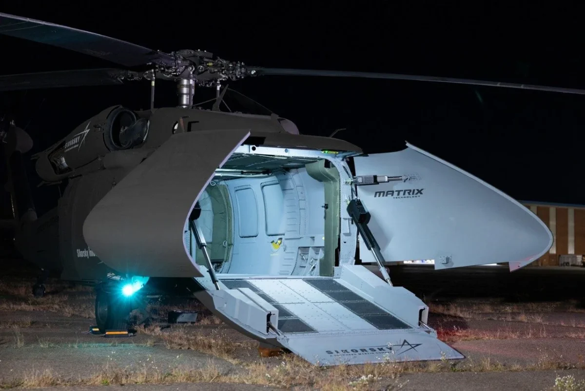 lockheed martin s 70uas u hawk cargo view ChatGPT bilang:The S-70UAS U-Hawk displays its open clamshell doors and cargo bay
