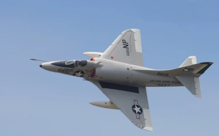 a-4 skyhawk