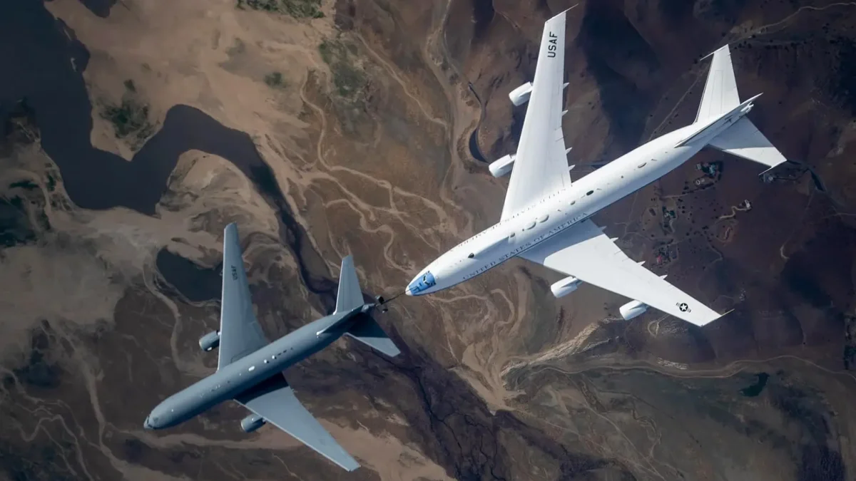 E-4B during aerial refueling