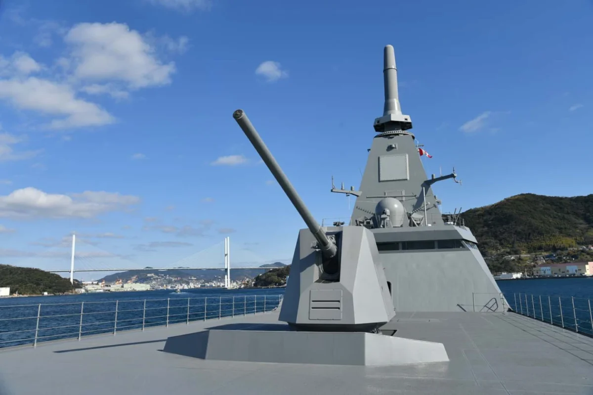 127 mm naval gun on js mogami frigate 