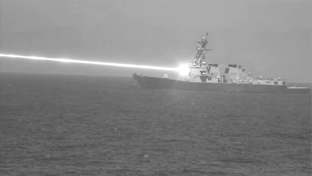 USS Preble Fires HELIOS Laser Weapon