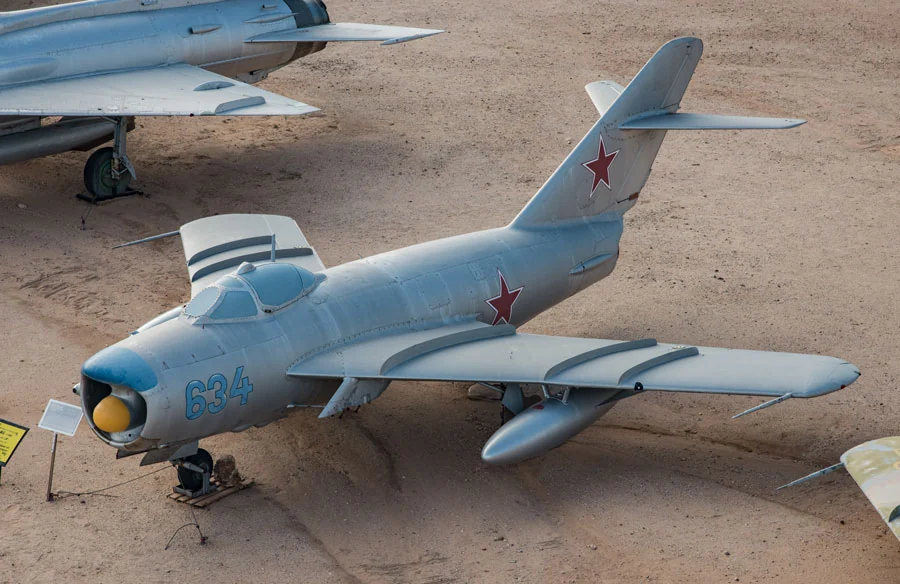 the first mig-17 fighter