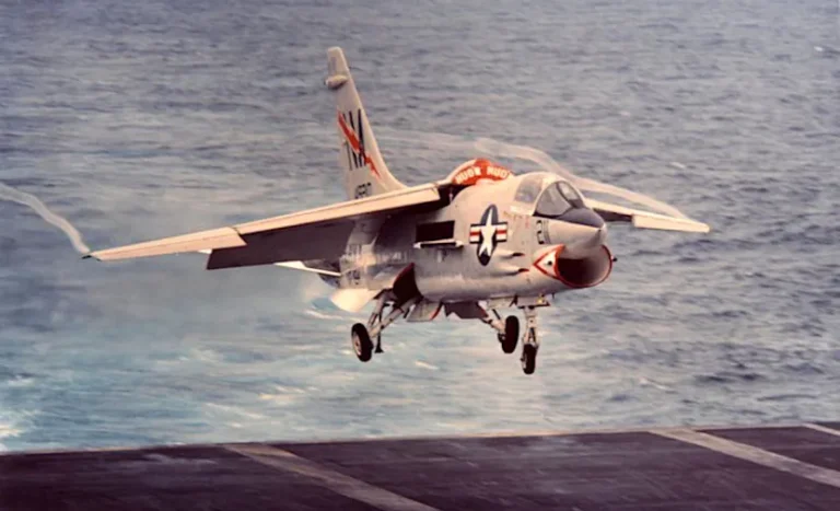 Vought f-8 Crusader