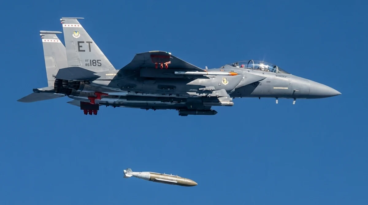 f 15e strike eagle release gbu 72 bomb f-15e strike eagle release gbu-72 bomb