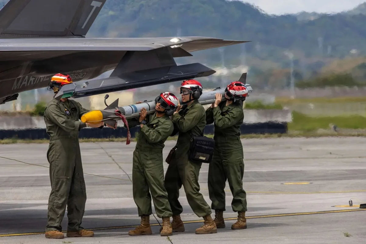 U.S. Navy Expands AIM-9X Sidewinder Missile 