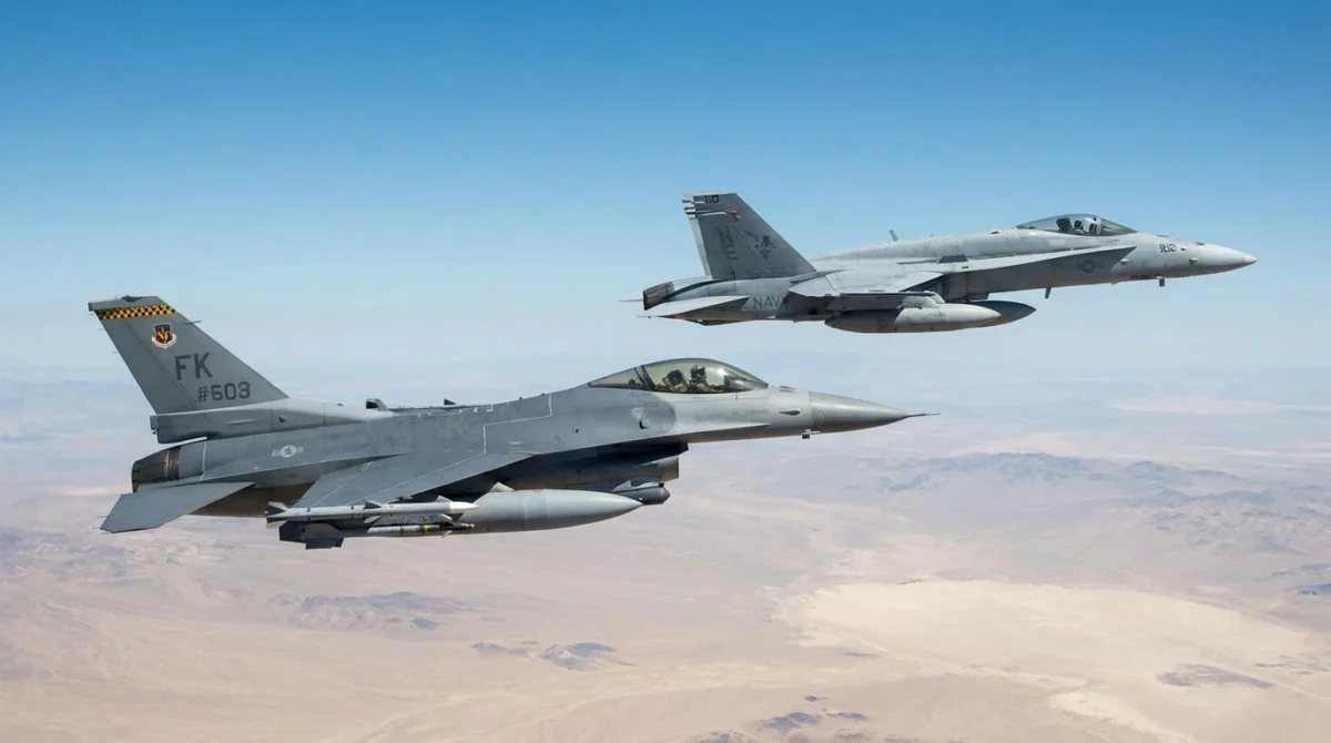 F 16 vs F 18 fighter F-16 vs F-18 fighter
