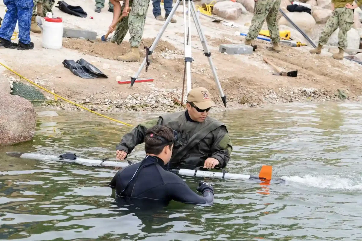UUVGRU U.S. Navy Tests Advanced Underwater Drones