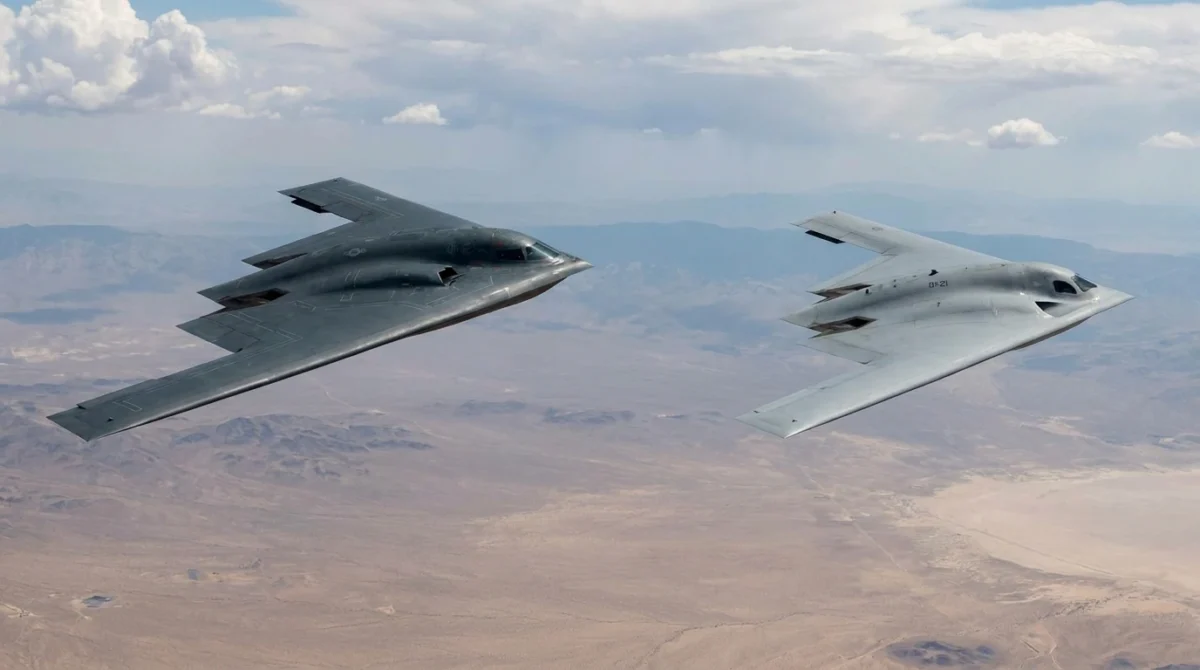 b 2 vs b 21 bomber B-2 vs B-21 Bomber